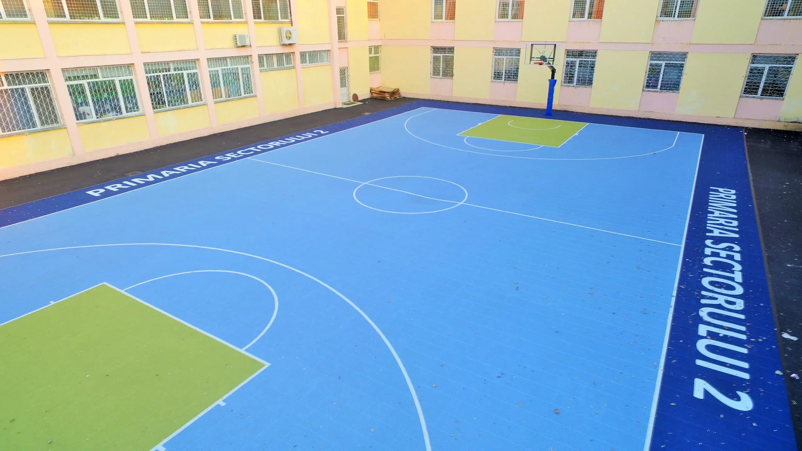 Terenuri sportive școli